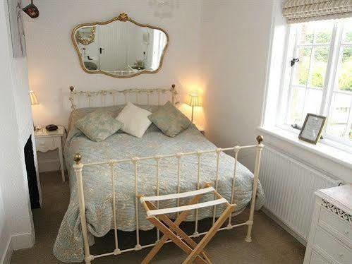 Flint Cottage Chichester Extérieur photo