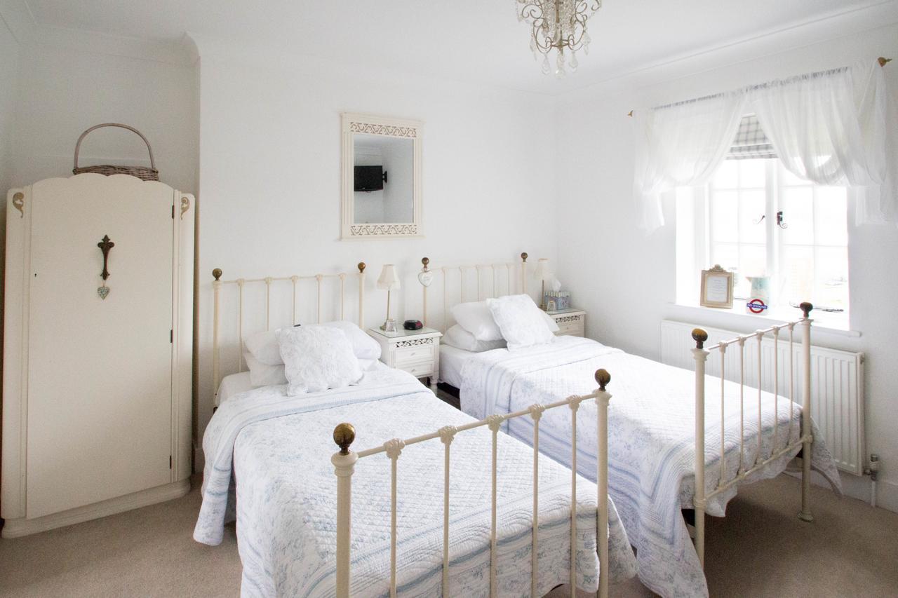 Flint Cottage Chichester Extérieur photo